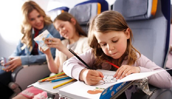 Дети до 15 лет смогут летать на самолетах бесплатно в Казахстане