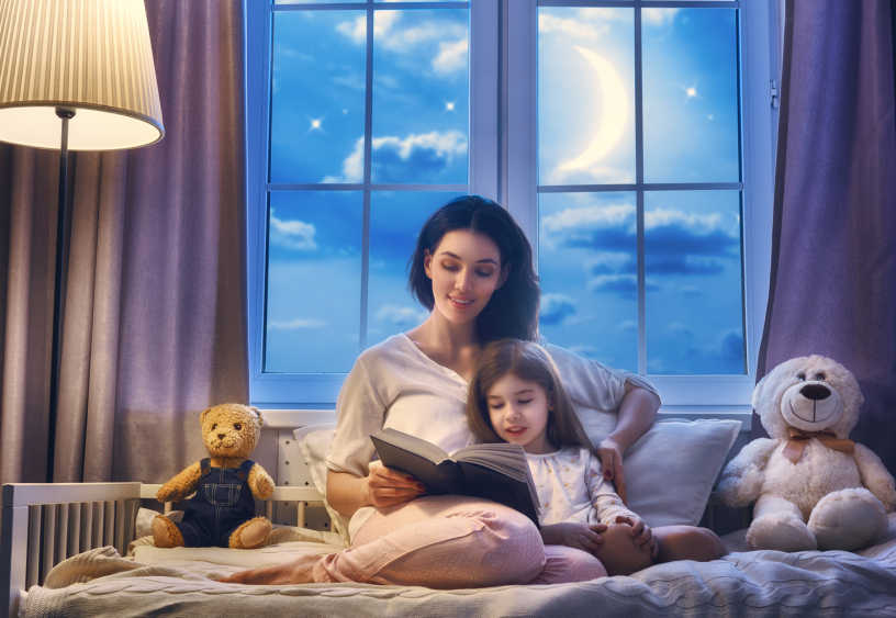 Почему так важно читать сказки на ночь малышам